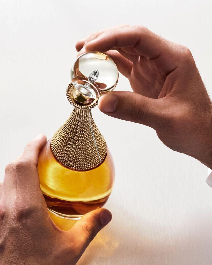 Imagen del perfume: descripción breve